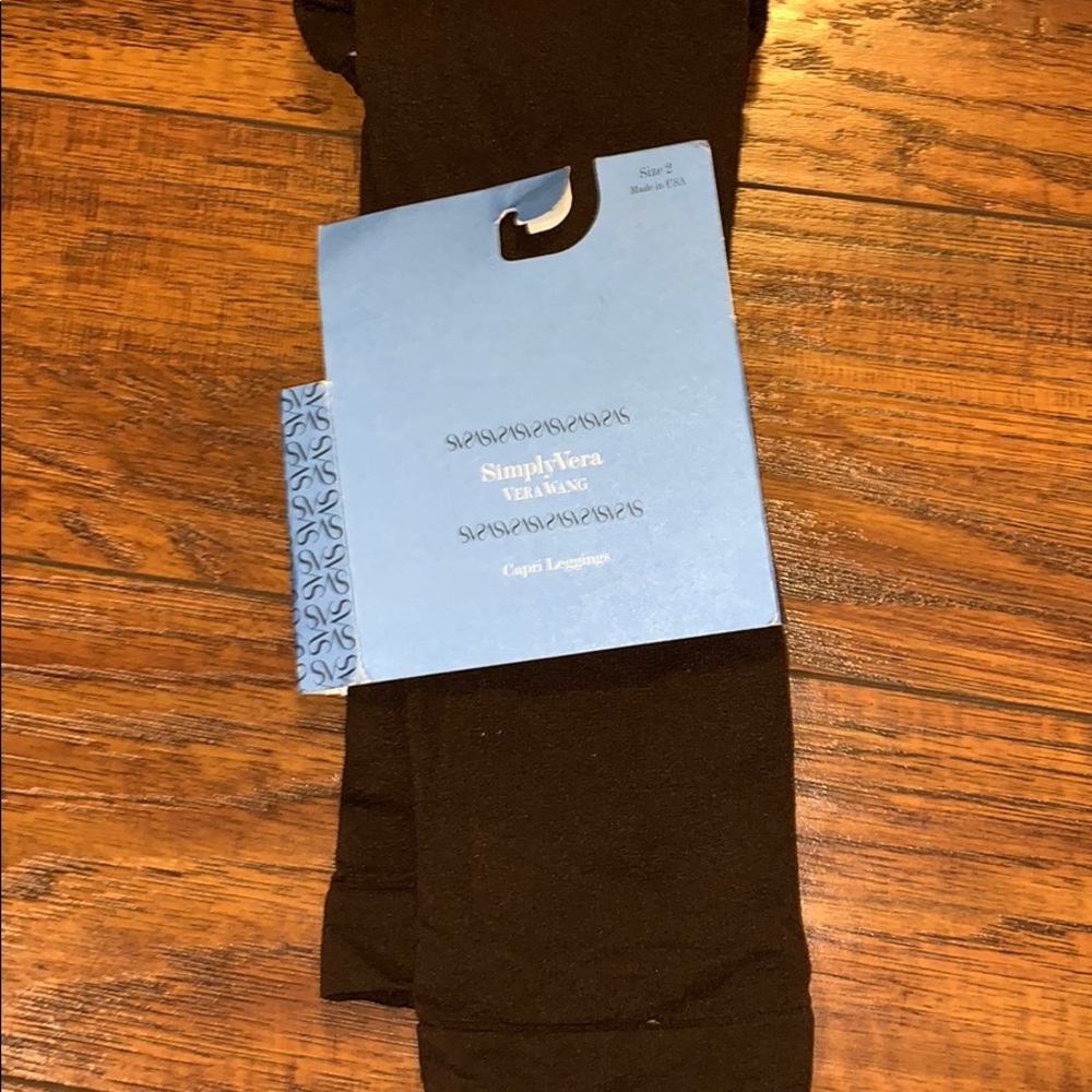 Simply Vera Wang Capri Leggings- Brown